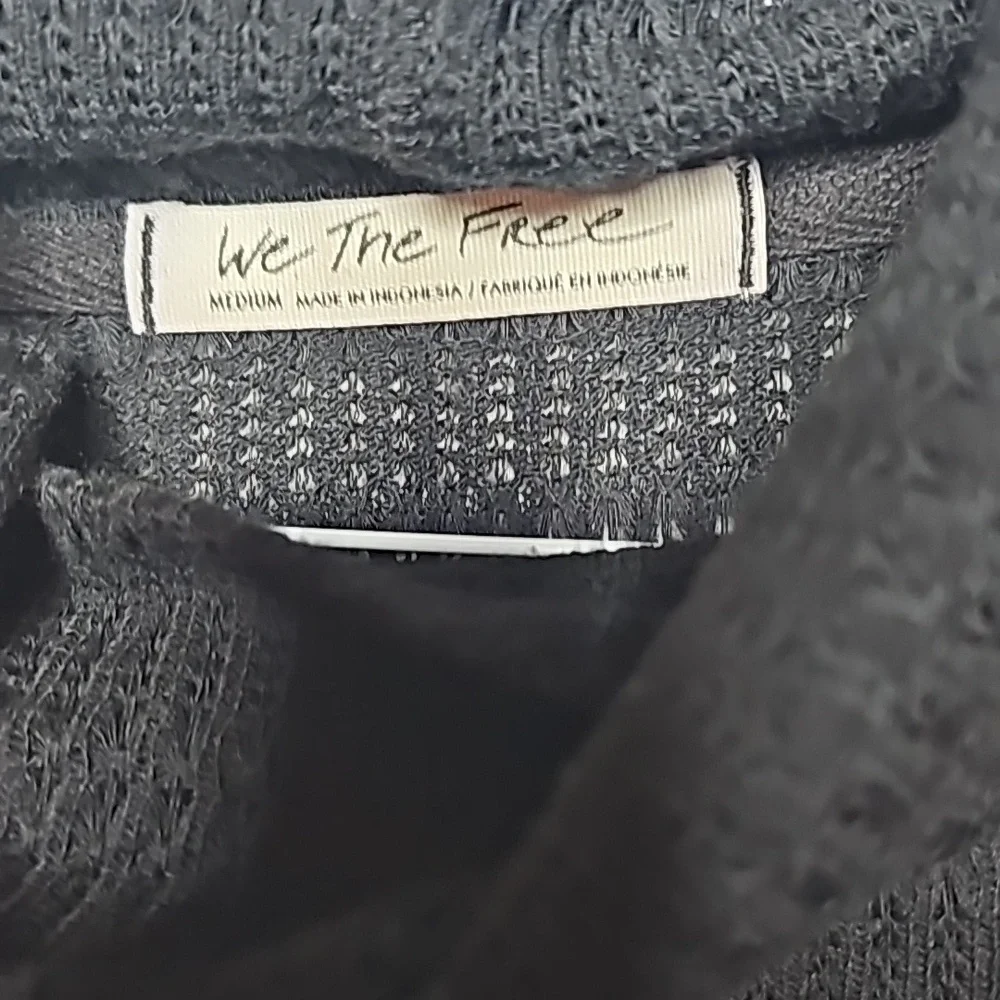 Free People raw hem cowl neck long sleeve knitted black pull over sweater sz M